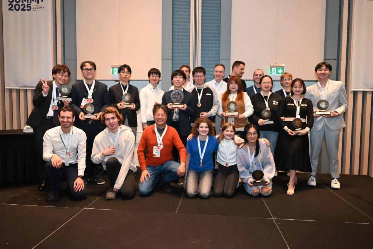 再获佳绩!中国黑白棋精锐凝心赴战第47届世界锦标赛 再获佳绩!中国黑白棋精锐凝心赴战第47届世界锦标赛